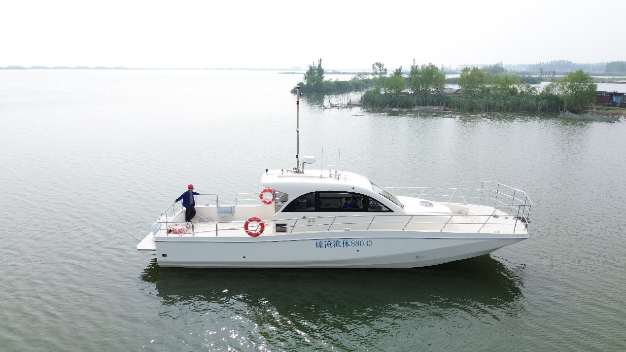 Yate de pesca deportiva de 14 metros