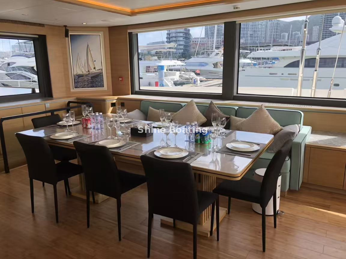 Yate catamar&aacute;n de vela de 120 pies (1)