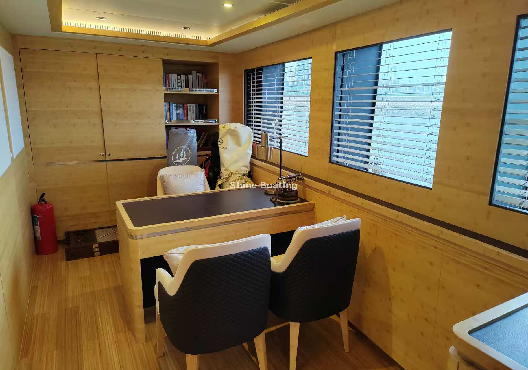 Yate de lujo de 150 pies (9)