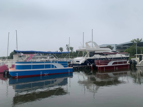 12 botes de pasajeros