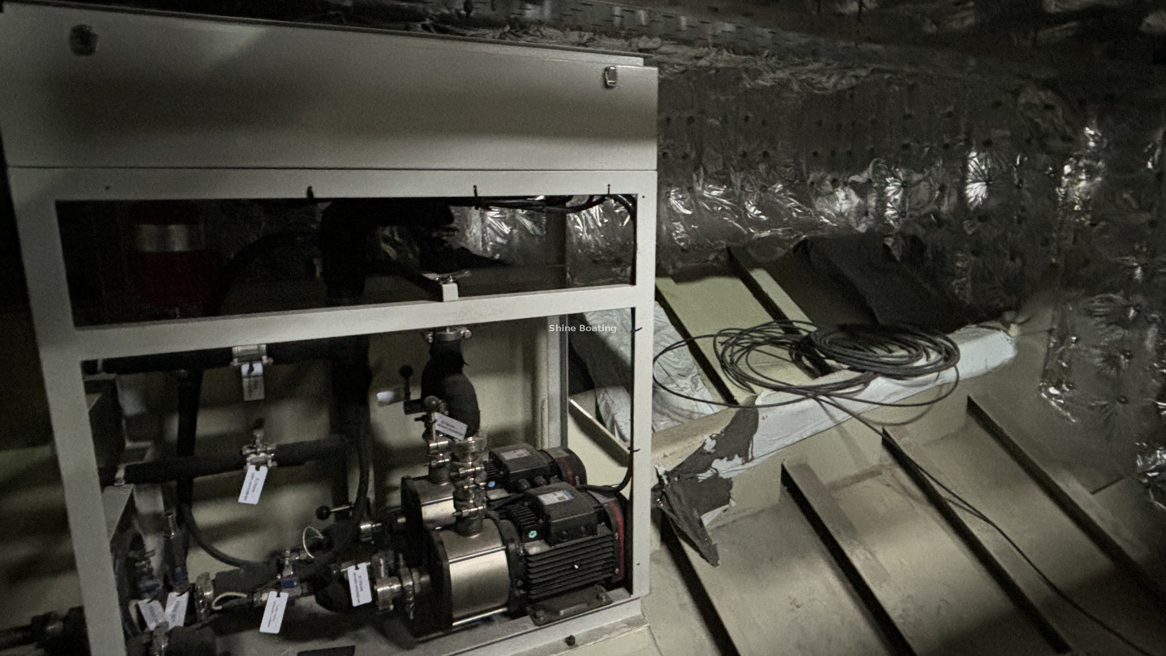 Compartimento inferior para barco el&eacute;ctrico de 40 metros (2)