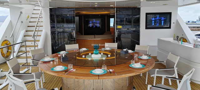 Yate de lujo de 150 pies