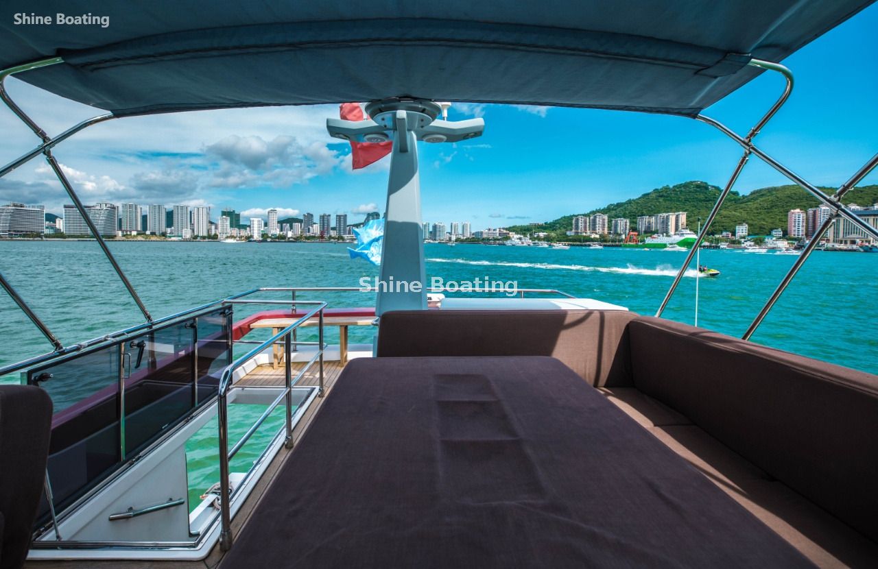 Yate de lujo con flybridge de 52 pies (17)