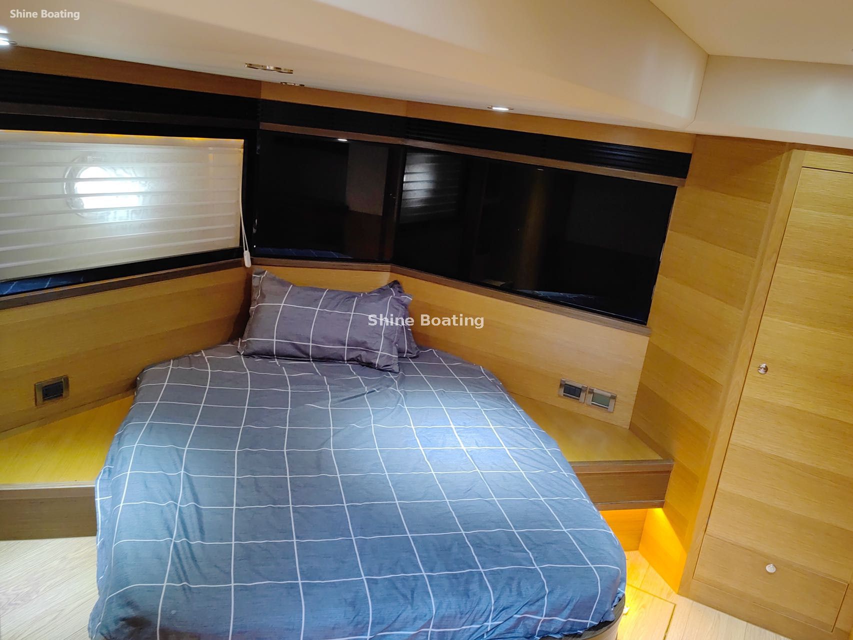 Yate de lujo con flybridge de 52 pies (11)